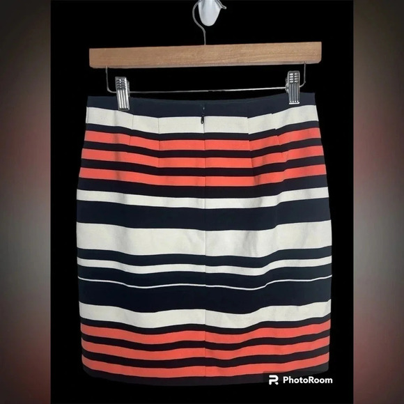ANN TAYLOR Mini Skirt Size 2P Striped Black White Orange LOFT Petite Back Zip - Picture 2 of 6